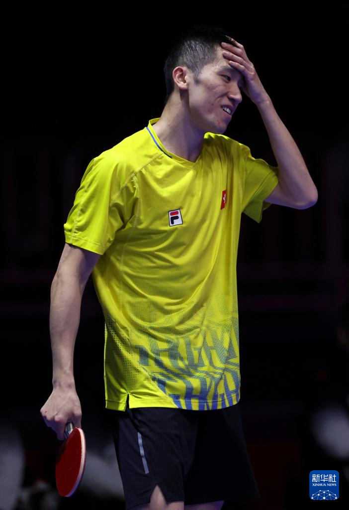 领下保持着 领下保持着