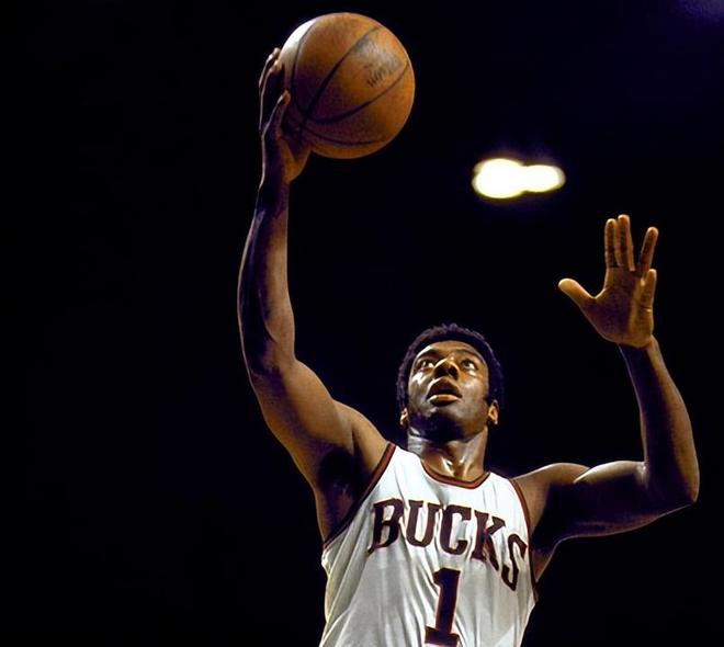 了坚实基础 了坚实基础