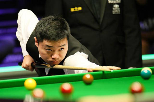 布克21+11詹姆斯23+6 太阳主场大胜湖人